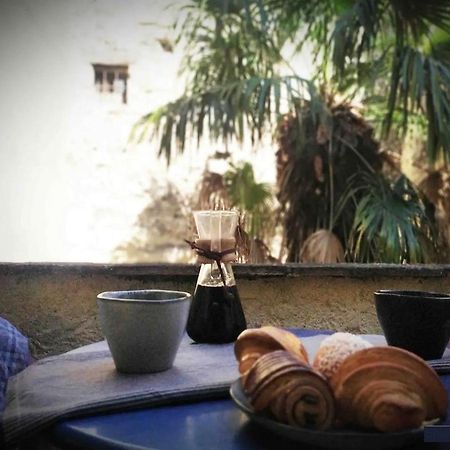 Studio Avec Terrasse Sur Cour, Authentique, Calme Avignone Esterno foto