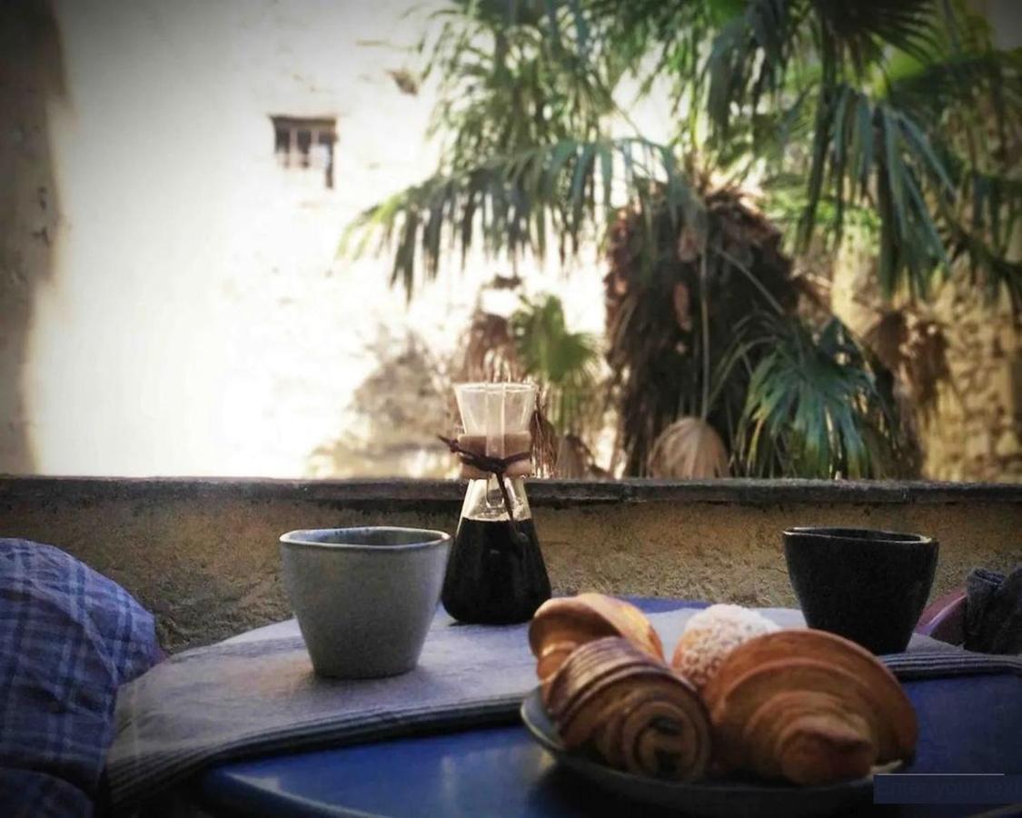Studio Avec Terrasse Sur Cour, Authentique, Calme Avignone Esterno foto